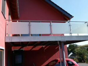 Balkongeländer Edelstahl Glas individuell